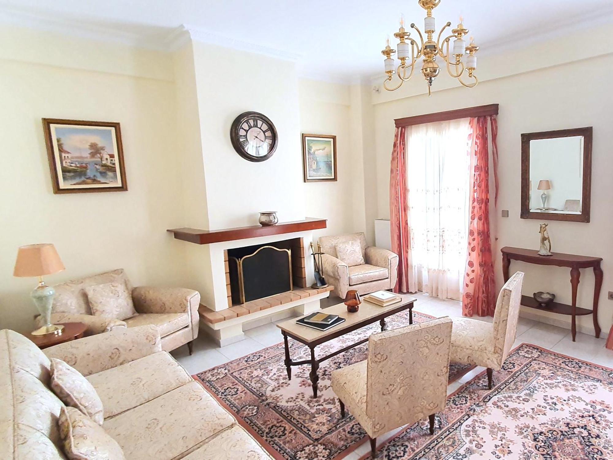 Mando Patrasso - Classical Apartment In The Center Of Patras With Free Parking Exterior foto